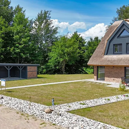 Strandhaus Jolu * Lobbe